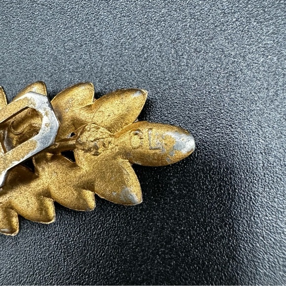 Vintage Signed Sapphire Blue Rhinestone and Gold Tone Leaf Dress Clip - Picture 6 of 12